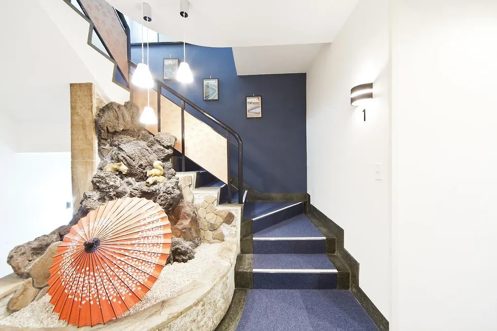 Business Hotel Yamashiro Токио